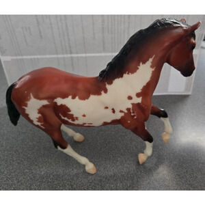 Breyer Molding Trotting Horse Spotted Brown & White 6.5"